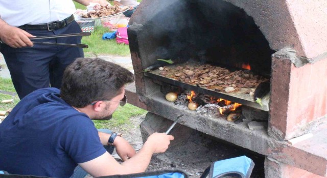 Afyonkarahisarda oylarını kullananlar piknik alanlarına koştu