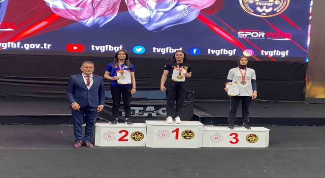Afyonkarahisarlı 3 sporcu şampiyonadan 6 madalya ile döndü