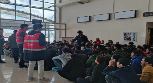 Ağrıda 80 düzensiz göçmen yakalandı