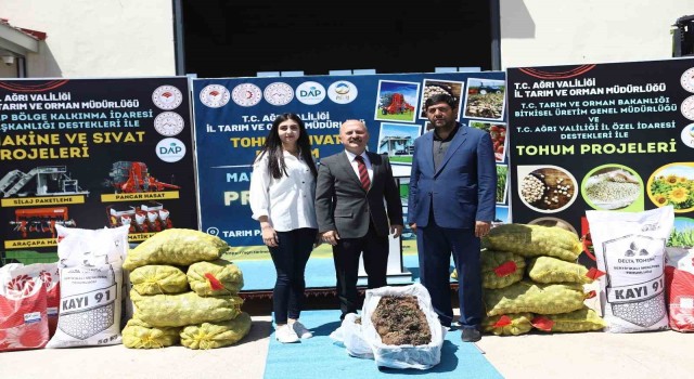 Ağrıda “Tohum-Sıvat Dağıtımı ve Makine Tanıtım Töreni” düzenlendi