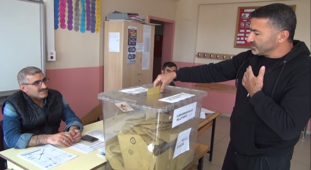 Ahlattaki Ahıska Türkleri oylarını kullandı