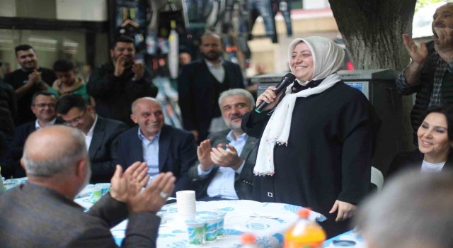 AK Parti İstanbul İl Başkanı Kabaktepe, Kapalıçarşı esnafı ile bir araya geldi