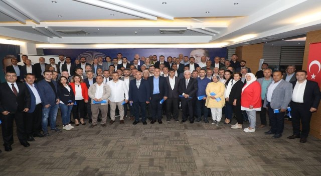 AK Parti İzmirde, yerel zirveden genel mesajlar