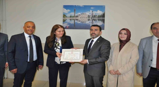 AK Parti Kars Milletvekili Adem Çalkın, mazbatasını aldı