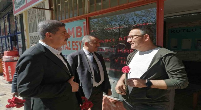 AK Parti Milletvekili adayı Azmi Ekinci, Sancaktepe esnafıyla bir araya geldi