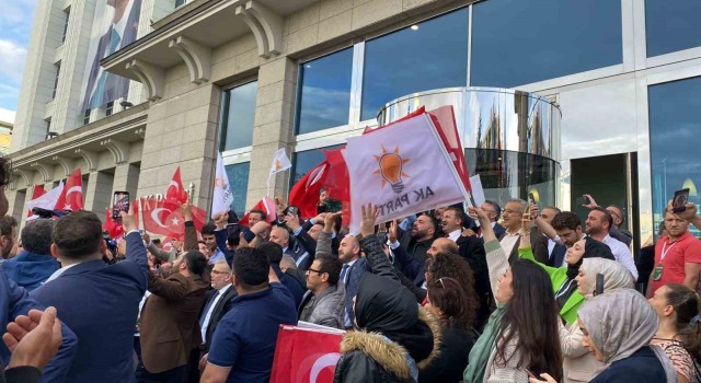 AK Partide seçim kutlaması başladı