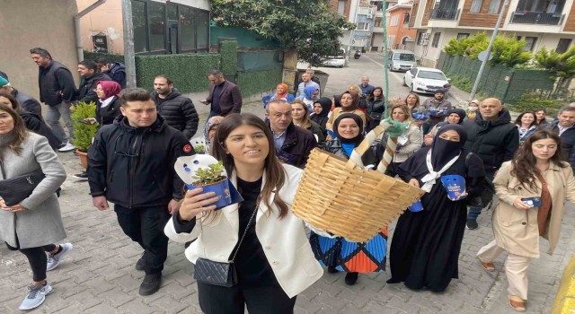 AK Partili aday Ayaydın, Eyüpsultanda sevgi yürüyüşüne katıldı