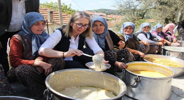 AK Partili Çankırı, muhalefetin İzmir reklamına yüklendi