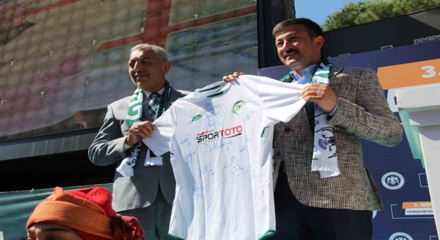 AK Partili Dağ ve milletvekili adayları İzmirde Konyalılar ile buluştu