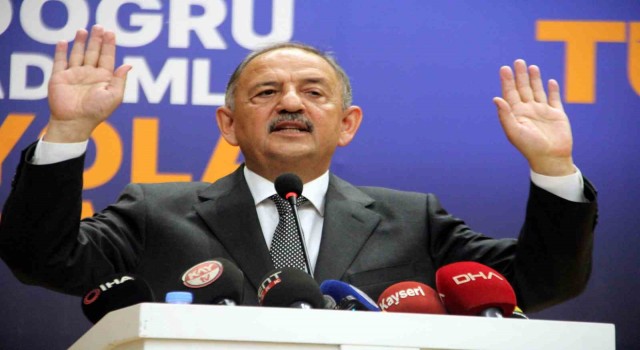 AK Partili Özhasekiden Özdağa: Bir kırmızı plakalı araç gösterdiler diye niye kendinden geçtin?