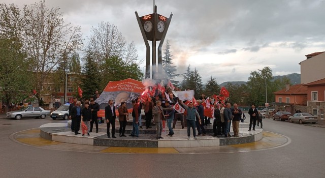 AK Partinin Denizlideki kalesinde seçim kutlaması