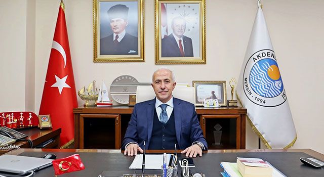 Akdeniz Belediye Başkanı Gültak, 1 Mayıs Bayramı’nı Kutladı