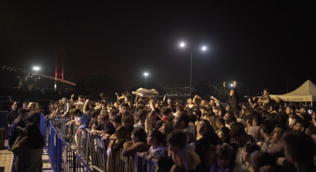 Altınova Gençlik Festivalinde Tefo-Sefo ve Dilan Tatlıses, gençleri coşturdu