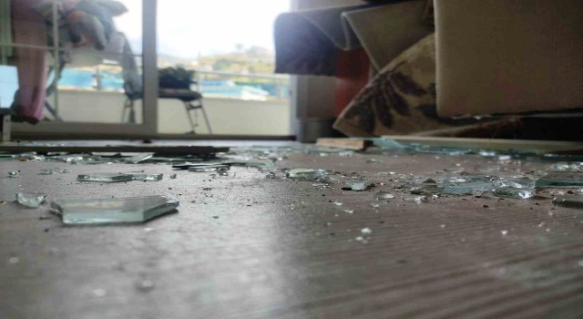 Anamurdaki hortum evleri savaş alanına çevirdi