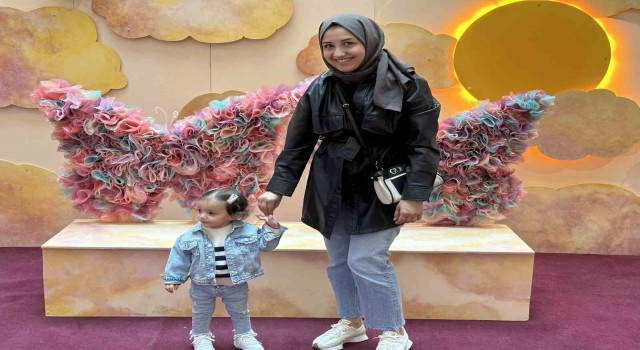 Anneler Gününe özel ‘Fotoğraf Köşesi ilgi görüyor