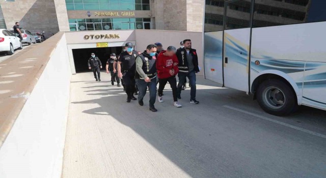Antalyada 114 personelin katımıyla yapılan operasyonda 81 şahıs yakalandı