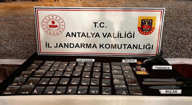 Antalyada uyuşturucu operasyonu: 2 gözaltı