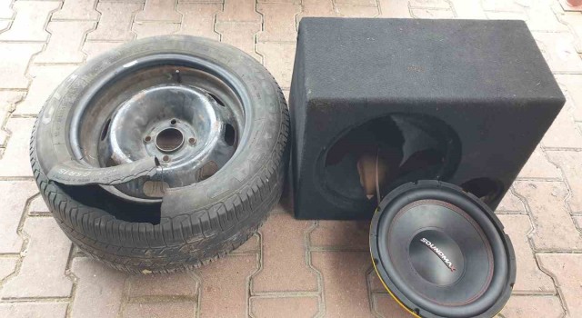 Aracın ses sisteminden kilolarca esrar çıktı