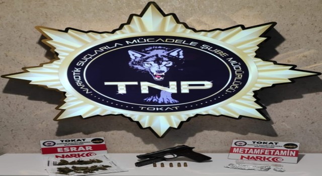 Arama yapılan araçtan uyuşturucu madde ve silah ele geçirildi