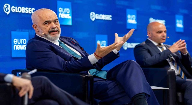 Arnavutluk Başbakanı Rama: Kosova sınırındaki Sırp ordusunun gücü yok