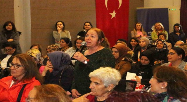 Ataşehirli kadınlar haklarını konuşmak için bir araya geldi