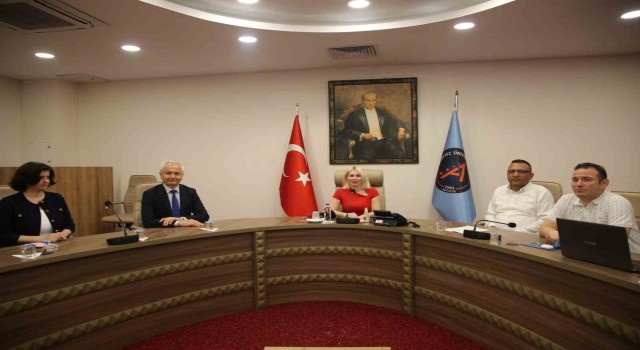 AÜ Rektörü Özlenen Özkandan 3üncü rahim nakli sinyali
