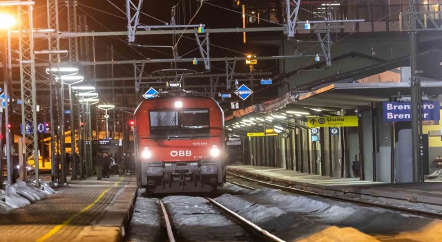Avusturyada şehirlerarası trende yolculara Hitlerin konuşması dinletildi