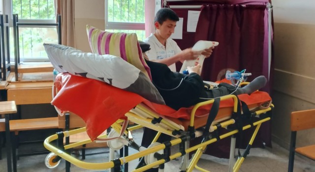 Aydında 91 vatandaş ambulansla sandığa ulaştırıldı