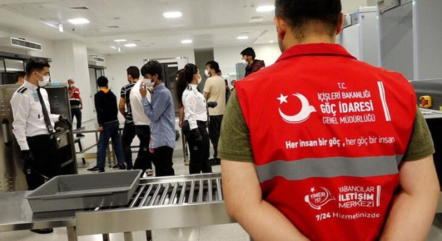 Aydında 932 düzensiz göçmen sınır dışı edildi