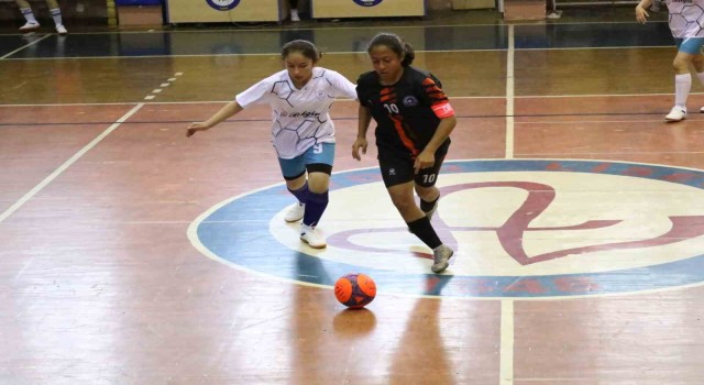 Aydında futsal heyecanı başladı