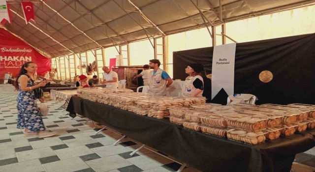 Bahçelievlerde depremzede girişimci kadınalar  için ‘Yardım Eli çadırı kuruldu