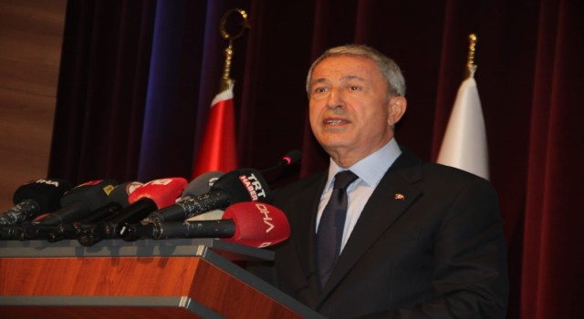 Bakan Akar: “Biz teröristleri vurdukça ses Ankaradan geliyor”