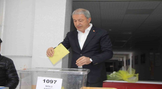 Bakan Akar oyunu Kayseride kullandı
