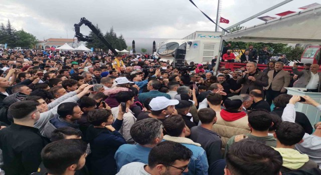Bakan Akar: Terör belasından aziz milletimizi kurtaracağız