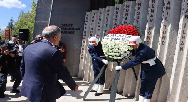 Bakan Akar: “Terör örgütü seçimleri umut olarak görüyor”