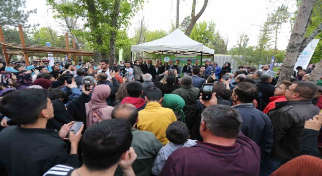 Bakan Akara Büyükşehir Pikniğinde yoğun ilgi