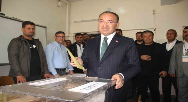 Bakan Bozdağ oyunu Şanlıurfada kullandı