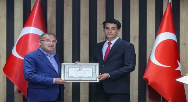Bakan Bozdağ ve AK Parti Şanlıurfa milletvekilleri mazbatalarını aldı