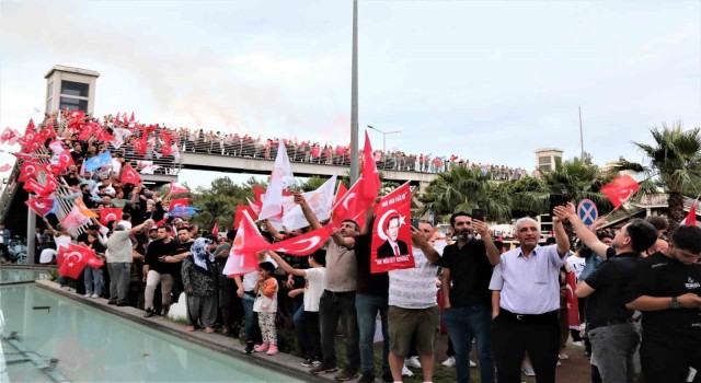 Bakan Çavuşoğlundan zafer konuşması: “Bu millet sana güvenmiyorsa dön aynaya bak. Kaç seçimdir kaybediyorsun”