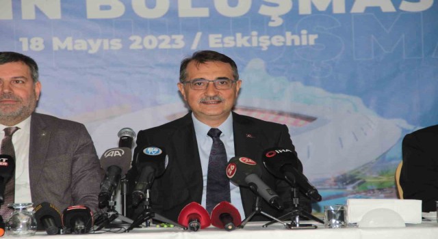 Bakan Dönmezden depremzedelere hakaret edenlere ağır sözler