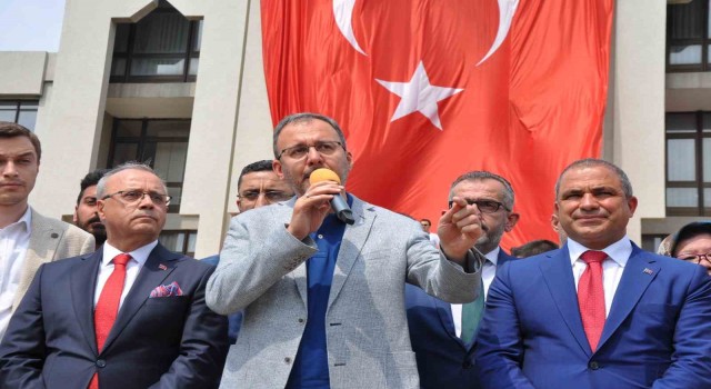 Bakan Kasapoğlu, Manisalılardan Cumhurbaşkanı Erdoğan için rekor oy istedi