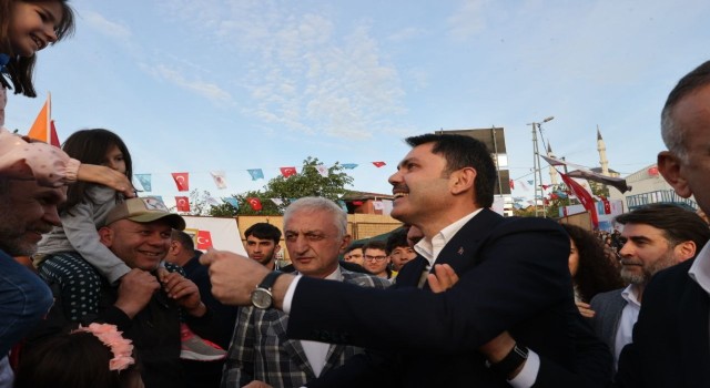 Bakan Kurum, Ümraniyede ‘Temel Atma ve Komşu Finans Evleri Anahtar Teslim Törenine katıldı