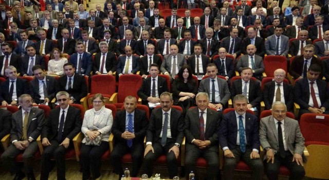 Bakan Özer: “Türkiye OECD ülkeleri ile rekabet ediyor”