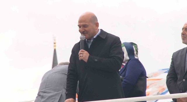 Bakan Soyludan konuşması sırasında müzik açan CHP standına tepki: “Siz laftan anlasaydınız, bu ülkede 50 yıldır iktidar olurdunuz”