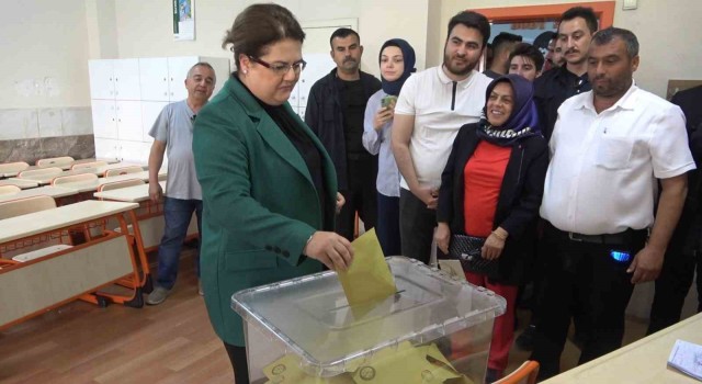Bakan Yanık: İnşallah Türkiye yüzyılını hep birlikte inşa edeceğiz