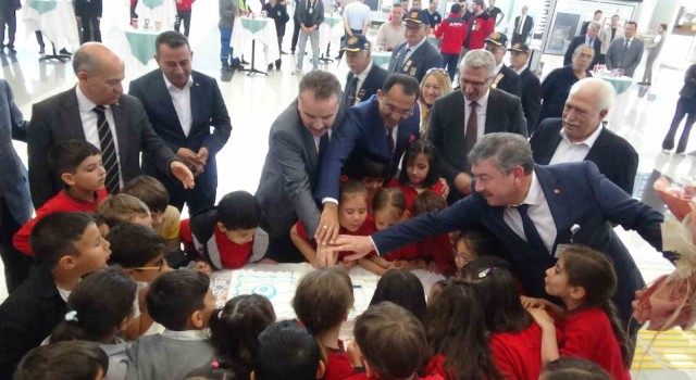 Balıkesir Koca Seyit Havalimanında DHMİ 90. yılı kutlaması yapıldı