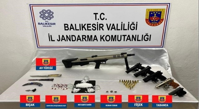 Balıkesirde jandarmadan 16 şüpheliye gözaltı