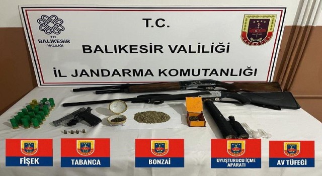 Balıkesirde silah ve uyuşturucu operasyonu