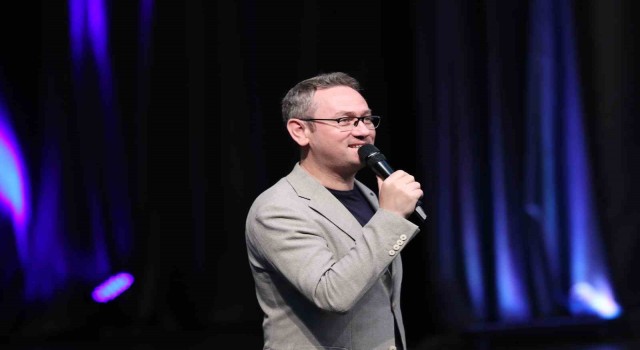 Başakşehirde sahnenin genç yıldızları ödüllerini aldı