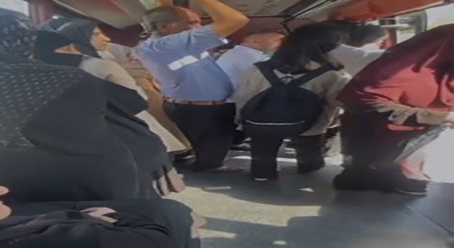 Başakşehirde şoför ücret ödemeyen öğrencileri minibüsten indirdi